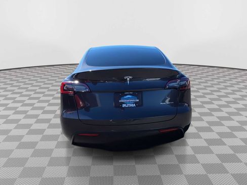 Used 2024 Tesla Model Y Long Range AWD/4WD image 7