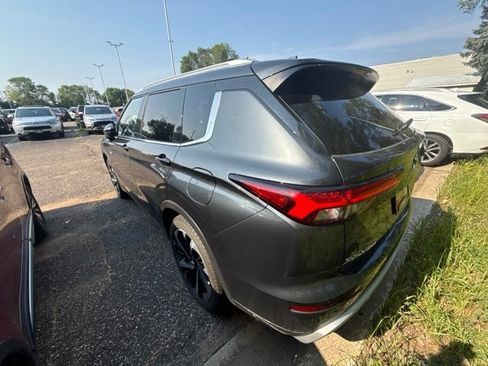 Used 2025 Mitsubishi Outlander SEL AWD/4WD image 3