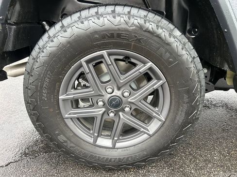 Used 2025 Jeep Wrangler Sport S image 34