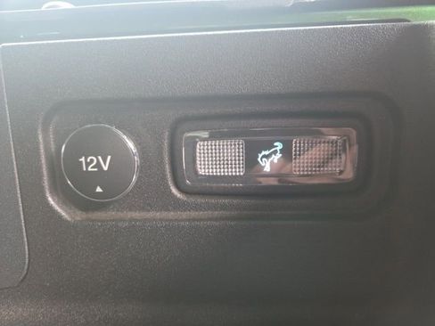 Used 2025 Ford Bronco Outer Banks image 9