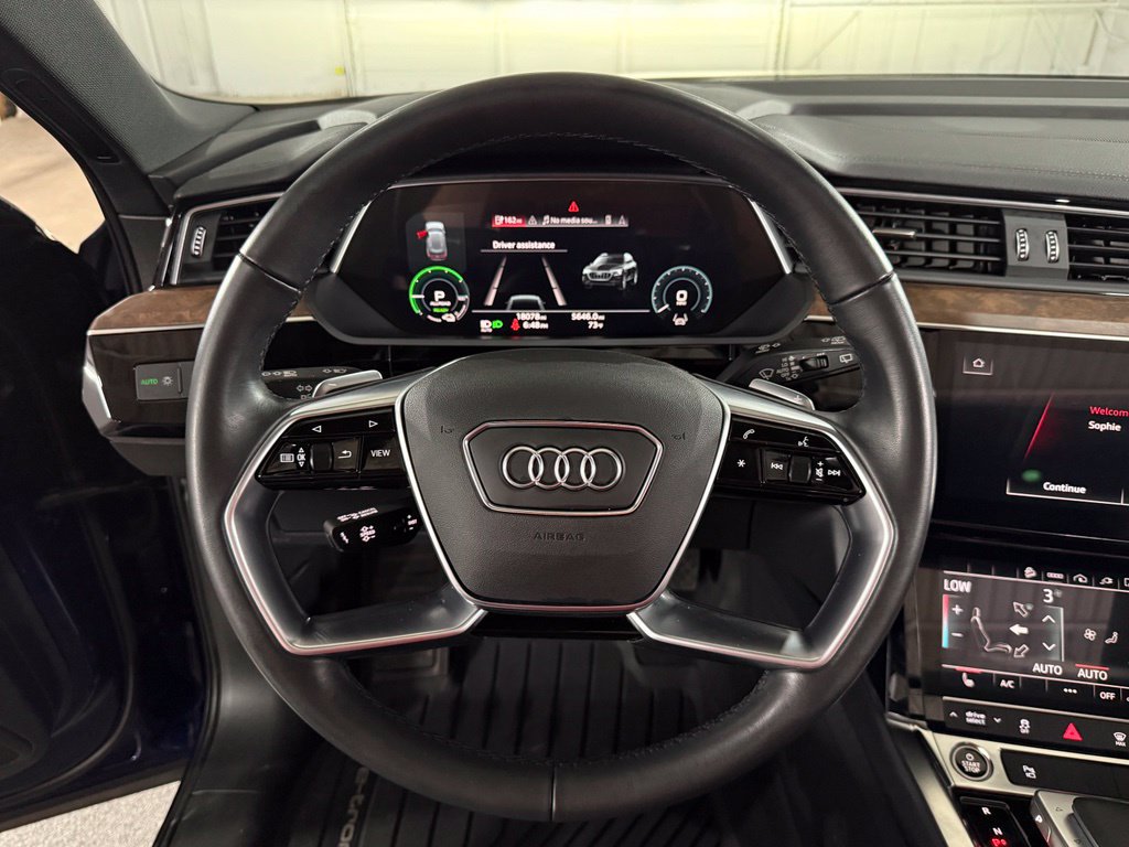 Used 2022 Audi e-tron Premium AWD/4WD image 35