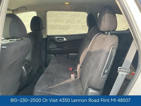 Used 2014 Nissan Pathfinder SV AWD/4WD image 23
