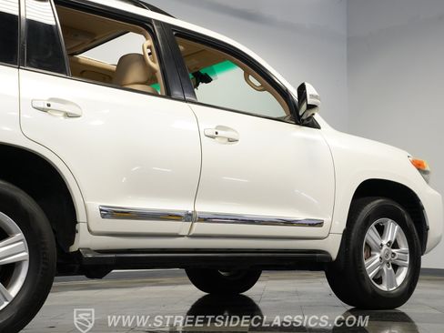 Used 2013 Toyota Land Cruiser AWD/4WD image 28
