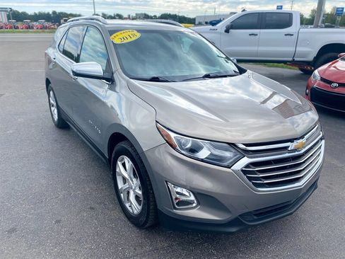 Used 2018 Chevrolet Equinox Premier image 2