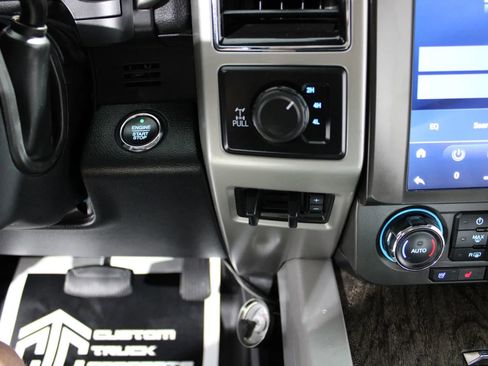 Used 2019 Ford F250 Lariat w/ Lariat Ultimate Package AWD/4WD image 34