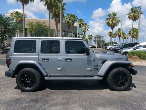 Used 2019 Jeep Wrangler Unlimited Sahara AWD/4WD image 4