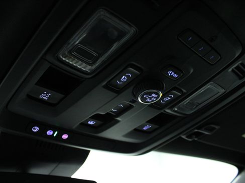 Used 2023 GMC Yukon XL Denali image 24