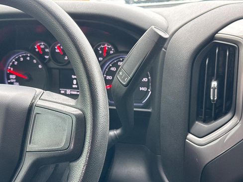 Used 2020 Chevrolet Silverado 1500 Custom w/ Custom Value Package image 15