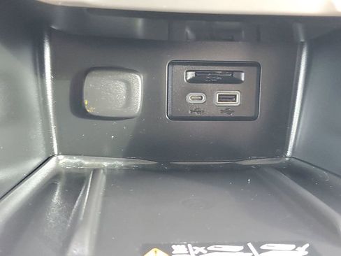 Used 2022 GMC Acadia Denali w/ Denali Ultimate Package image 33