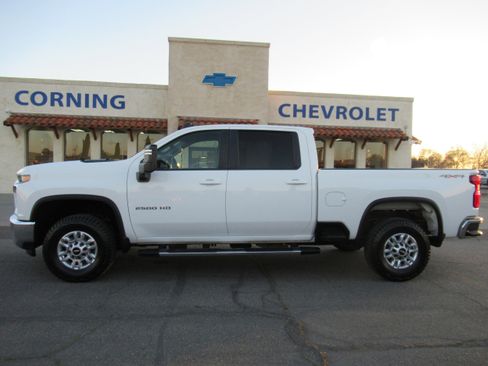 Used 2020 Chevrolet Silverado 2500 LT image 2