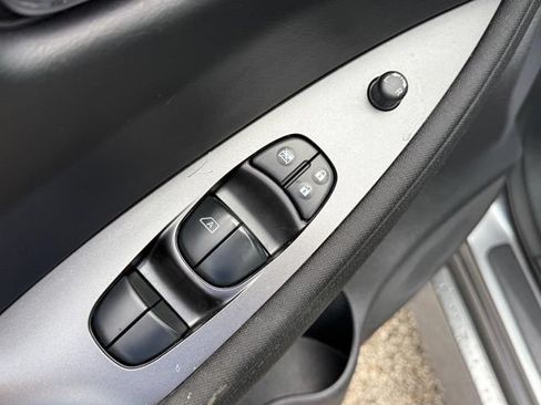 Used 2023 Nissan Leaf S FWD image 18