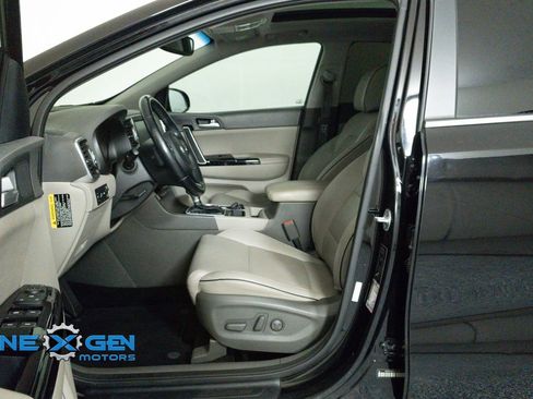 Used 2018 Kia Sportage EX w/ Option Group 040 FWD image 11