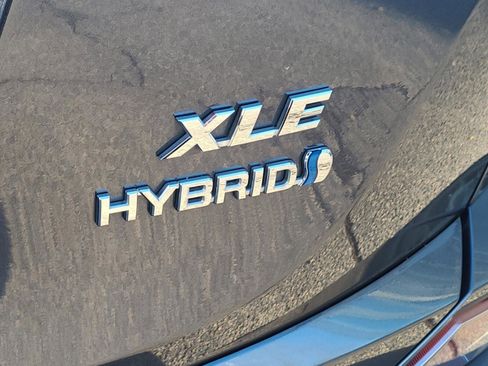 Certified 2018 Toyota RAV4 LE Plus image 30