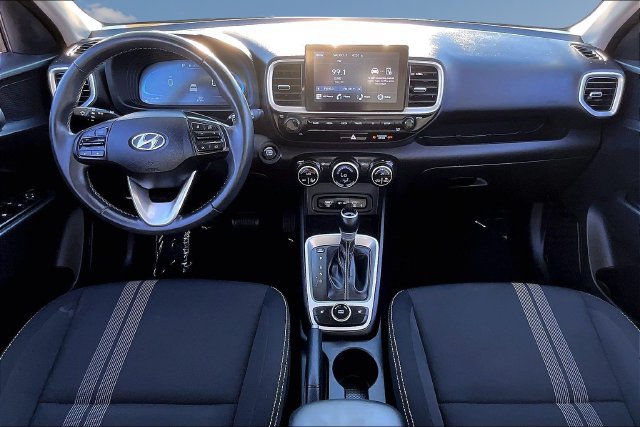 Used 2026 Hyundai Venue SEL FWD image 7