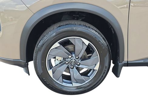 Used 2025 Nissan Rogue SV FWD image 29