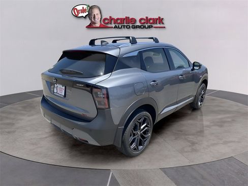 New 2025 Nissan Kicks SR image 7