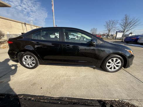 Used 2021 Toyota Corolla LE image 8