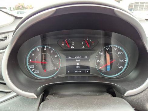 Used 2022 Chevrolet Malibu LT FWD image 11