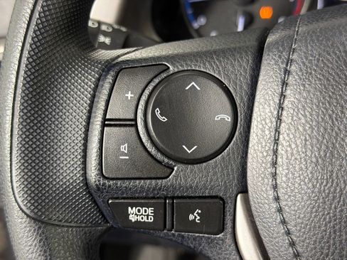 Used 2018 Toyota RAV4 LE image 24