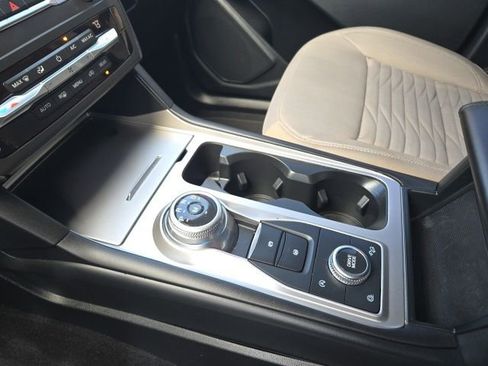 Used 2020 Ford Explorer XLT w/ Comfort Package image 25