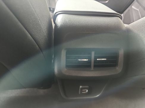 Used 2023 Chevrolet Equinox LS w/ LS Convenience Package AWD/4WD image 19