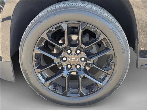 Used 2018 Chevrolet Suburban LT image 10