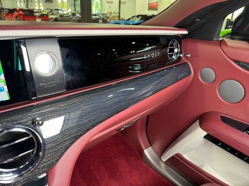 Used 2021 Rolls-Royce Ghost image 32