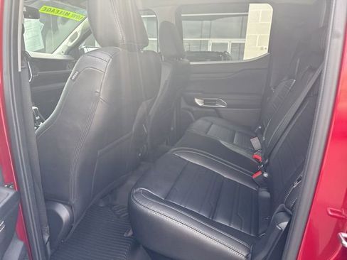 Used 2025 Ford Ranger Lariat w/ Trailer Tow Package image 40