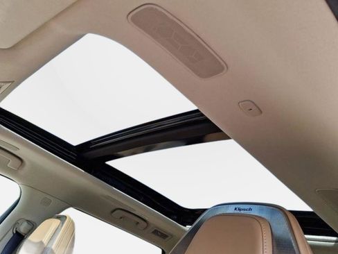 Used 2025 INFINITI QX80 Sensory image 17