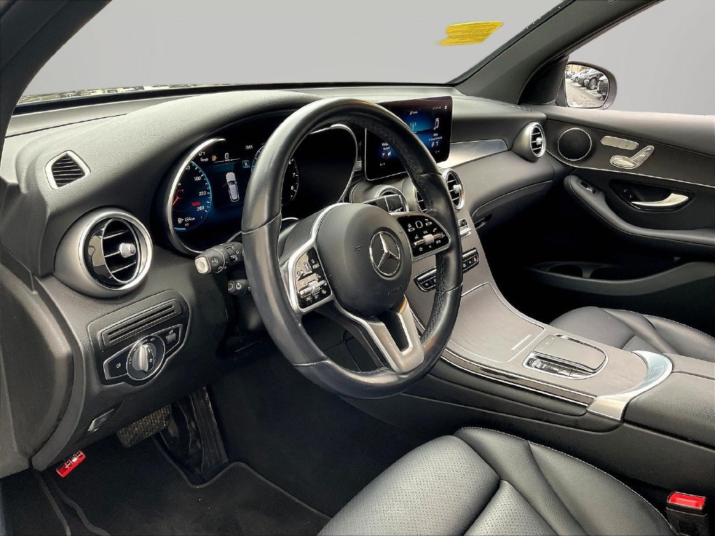 Used 2022 Mercedes-Benz GLC 300 4MATIC w/ Multimedia Package Lite image 17
