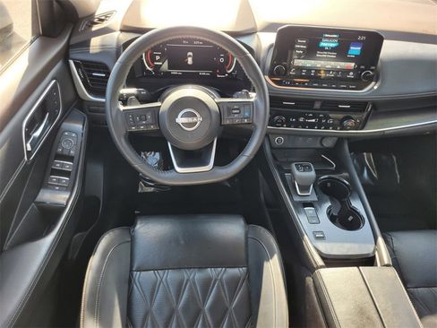 Used 2023 Nissan Rogue Platinum w/ Platinum Premium Package image 9