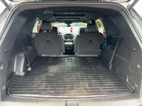 Used 2023 Chevrolet Traverse Premier AWD/4WD image 7