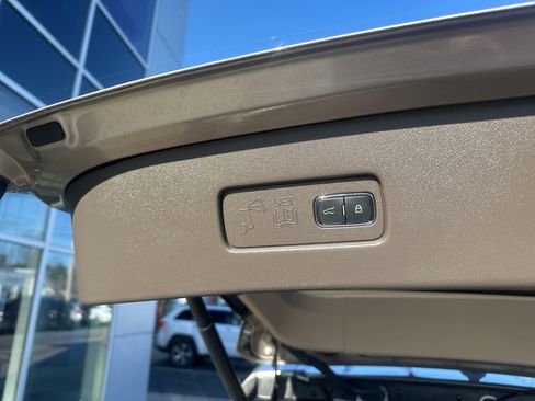 Used 2020 Lincoln Aviator Reserve w/ Equipment Group 201A AWD/4WD image 23