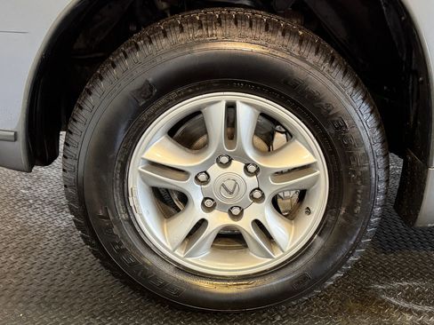 Used 2004 Lexus GX 470 image 9