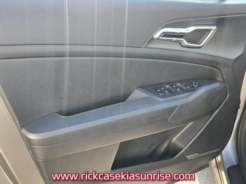 Used 2024 Kia Sportage LX FWD image 12