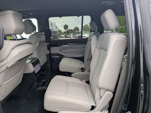 New 2026 Jeep Grand Wagoneer L 4WD image 15