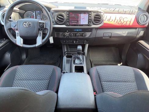 Used 2021 Toyota Tacoma SR5 AWD/4WD image 15