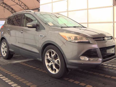 Used 2014 Ford Escape Titanium w/ Equipment Group 401A FWD image 3