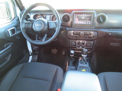 Used 2023 Jeep Gladiator Sport AWD/4WD image 14