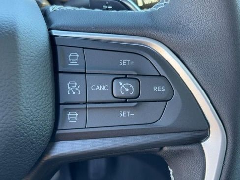 New 2025 Jeep Grand Cherokee Altitude w/ MOPAR Finishing Package image 13