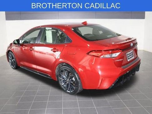 Used 2024 Toyota Corolla SE w/ SE Package image 3