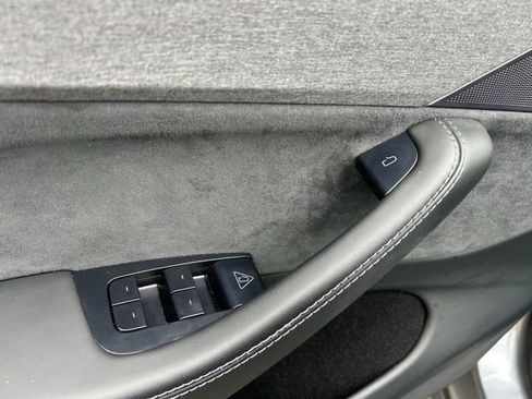 Used 2026 Tesla Model Y Long Range AWD/4WD image 18