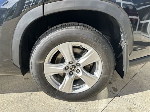 Certified 2024 Toyota Highlander LE image 55