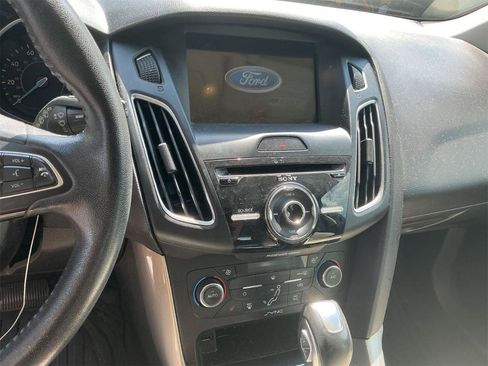 Used 2016 Ford Focus Titanium FWD image 14