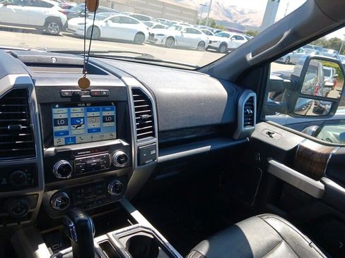 Used 2019 Ford F150 Lariat w/ Equipment Group 502A Luxury AWD/4WD image 5