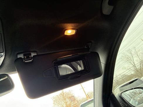 Used 2019 Mercedes-Benz GLC 300 4MATIC image 45