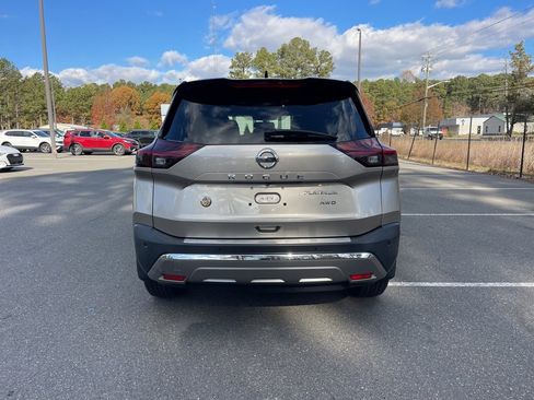 Used 2021 Nissan Rogue Platinum image 6