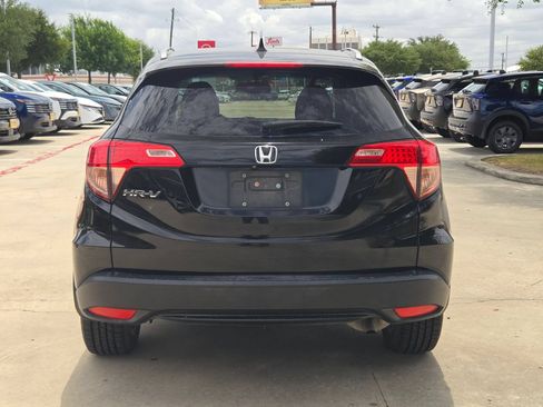 Used 2017 Honda HR-V EX-L image 4