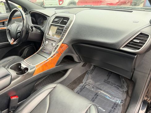 Used 2018 Lincoln MKX Reserve AWD/4WD image 9