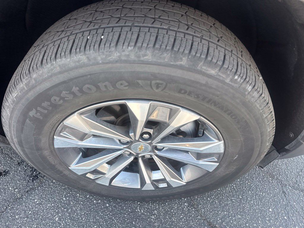 Used 2025 Chevrolet Equinox LT w/ Convenience Package II FWD image 7